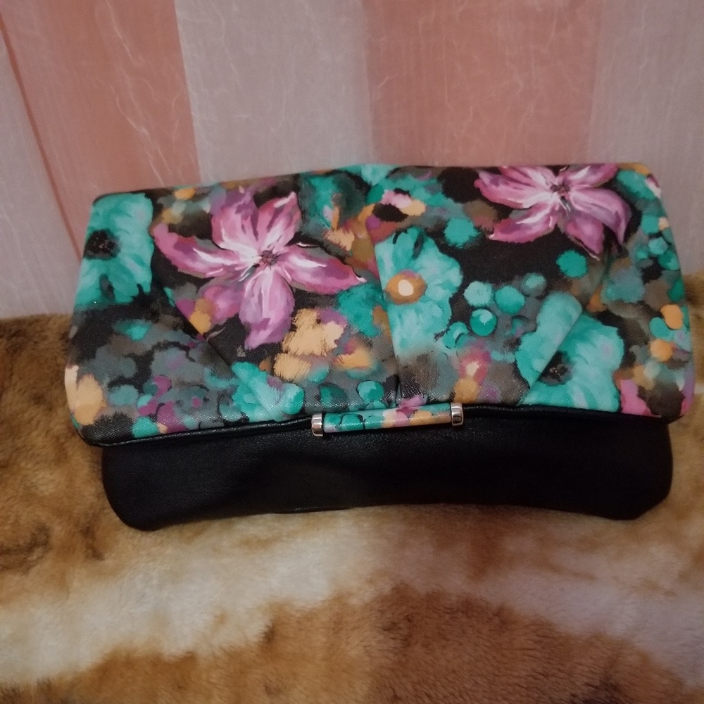 Dressing leather bag